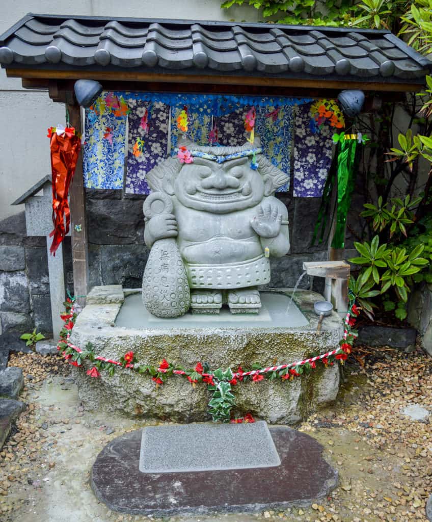 Oni demon statue with kanabo